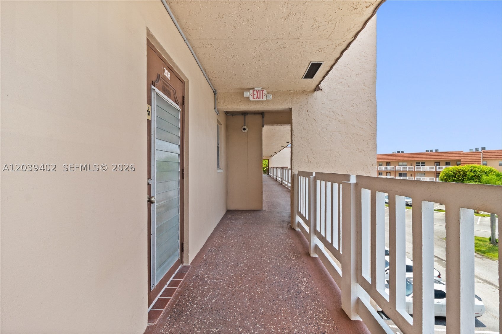 9281 Sunrise Lakes Blvd 308, Sunrise FL 33322