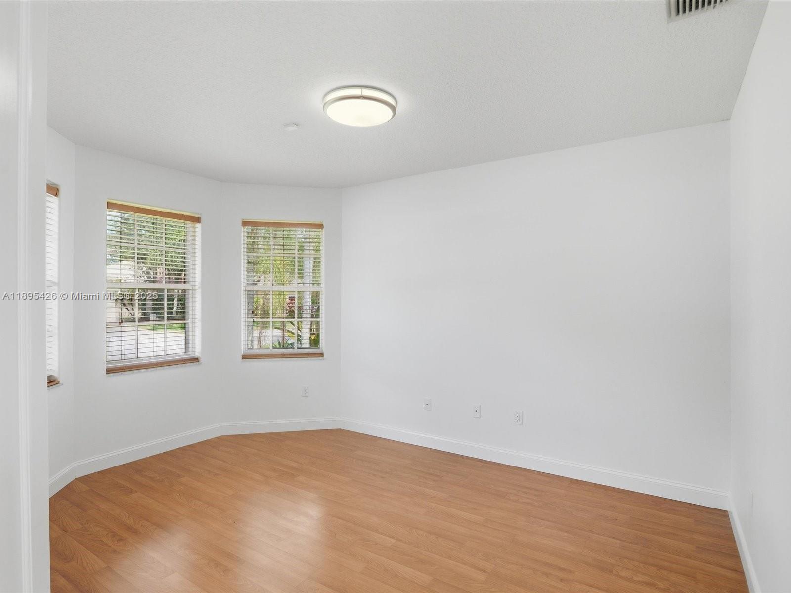 PEMBROKE FALLS - Residential Lease