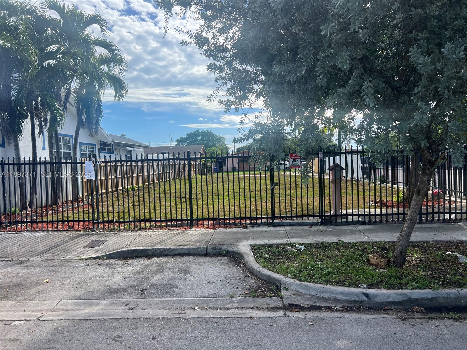 ROSEMONT PARK - Land