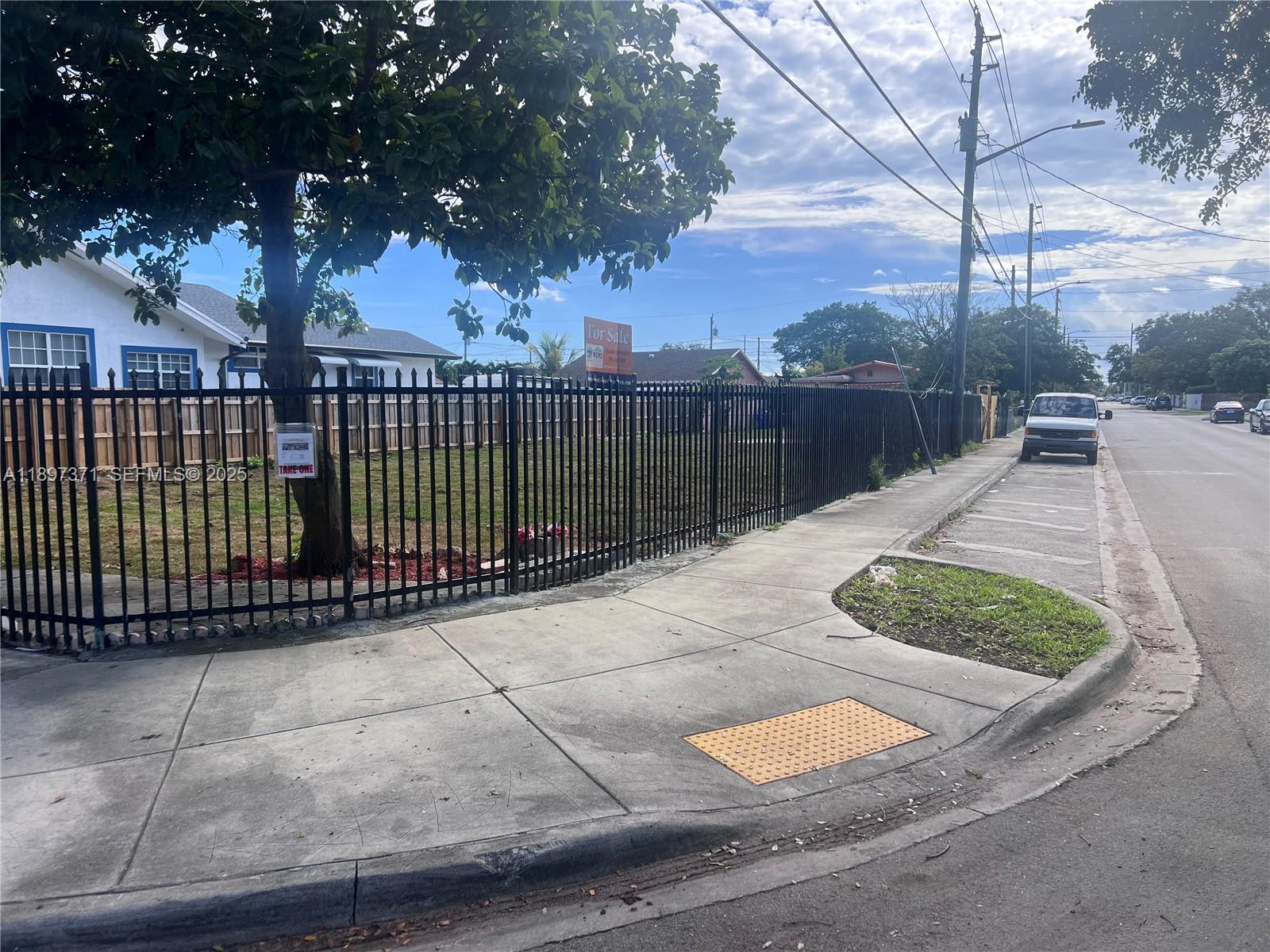 ROSEMONT PARK - Land