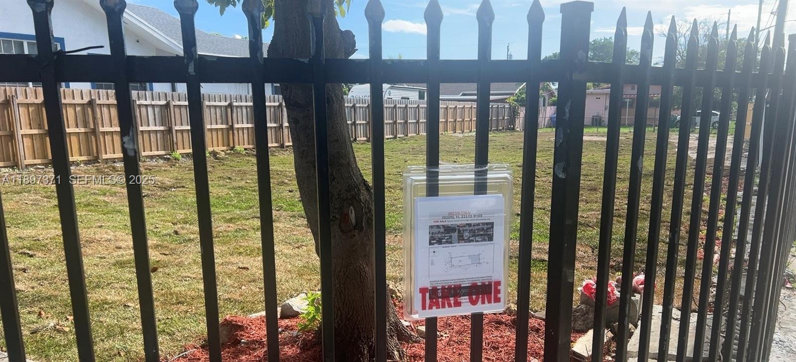 ROSEMONT PARK - Land