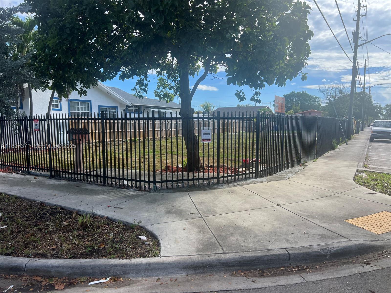 ROSEMONT PARK - Land