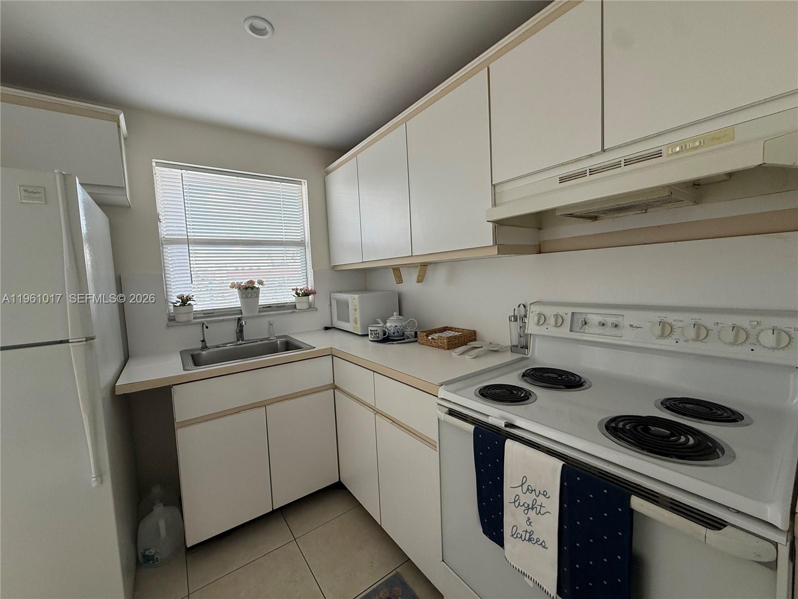 SUNRISE LAKES 88 CONDO - Residential