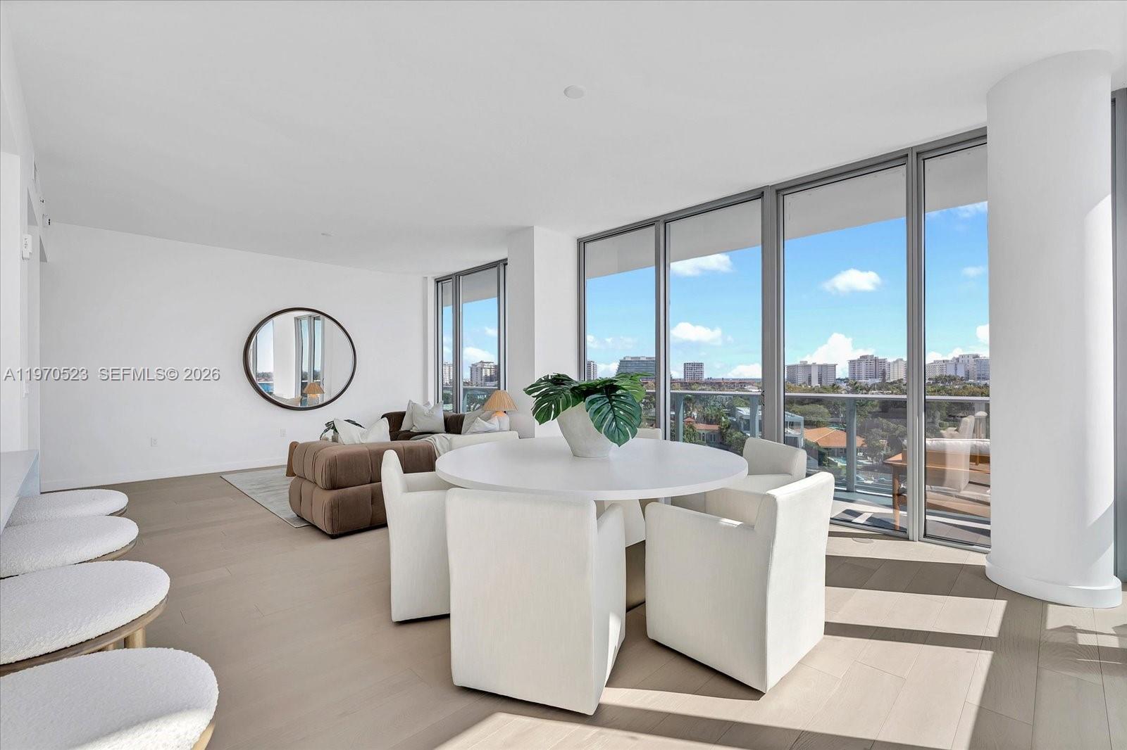 9201 E Bay Harbor Dr LPH01