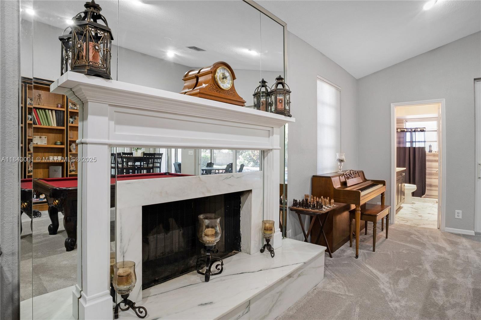 JACARANDA VILLAS - Residential