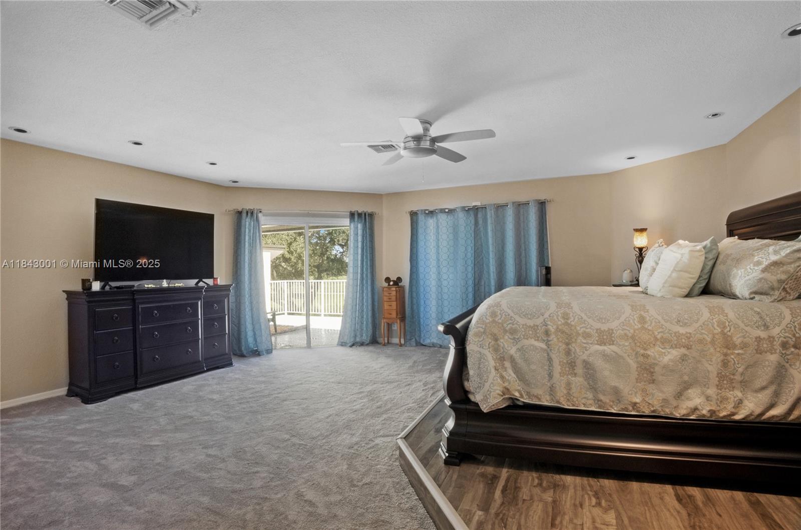 JACARANDA VILLAS - Residential