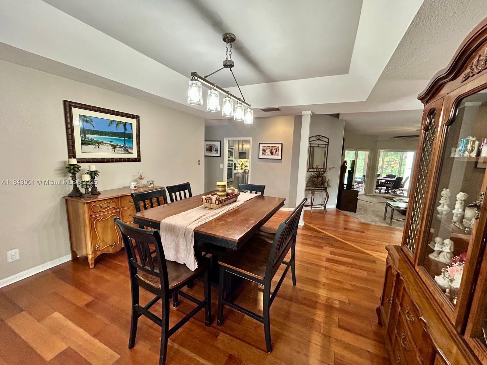 JACARANDA VILLAS - Residential