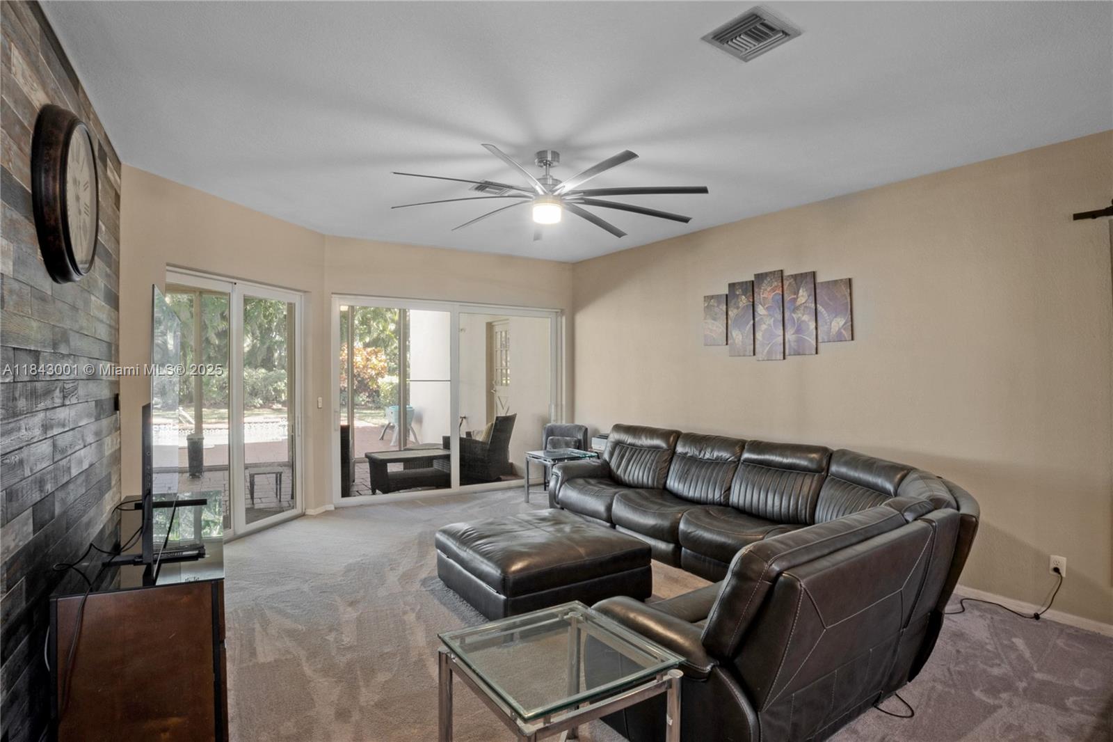 JACARANDA VILLAS - Residential