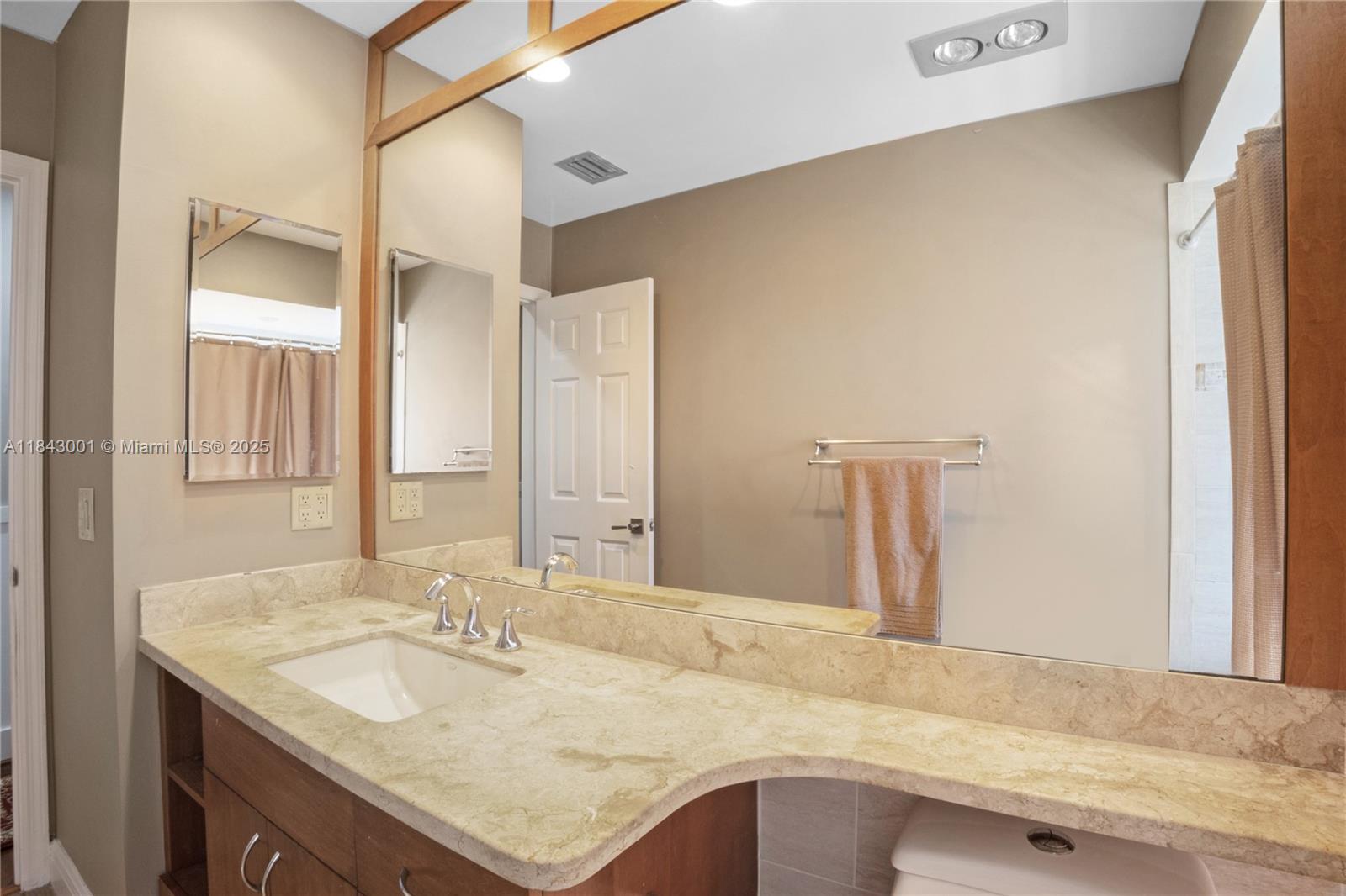 JACARANDA VILLAS - Residential