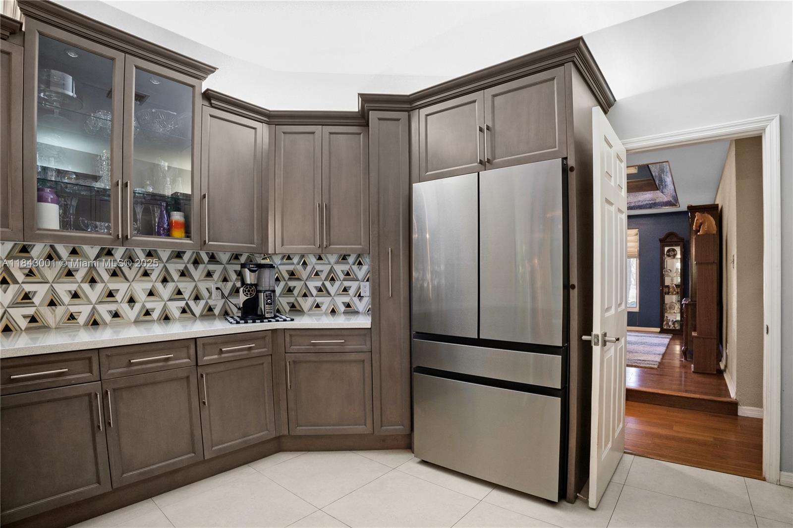 JACARANDA VILLAS - Residential