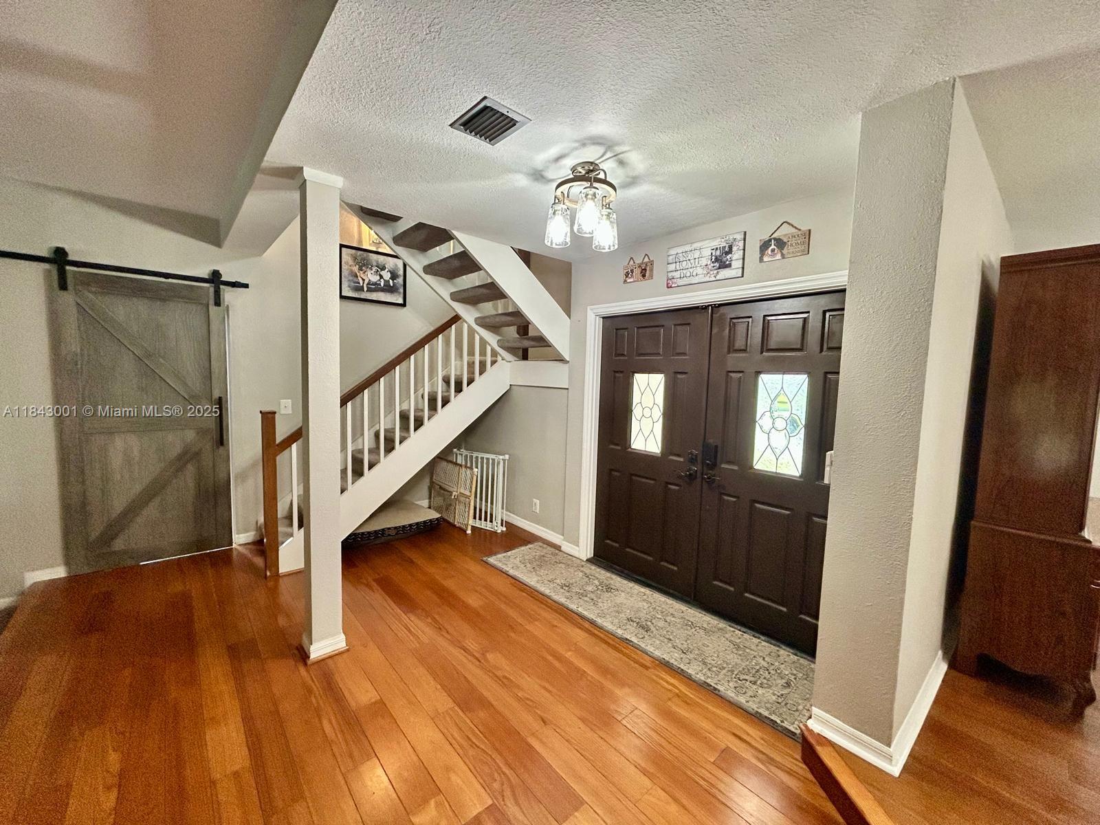 JACARANDA VILLAS - Residential