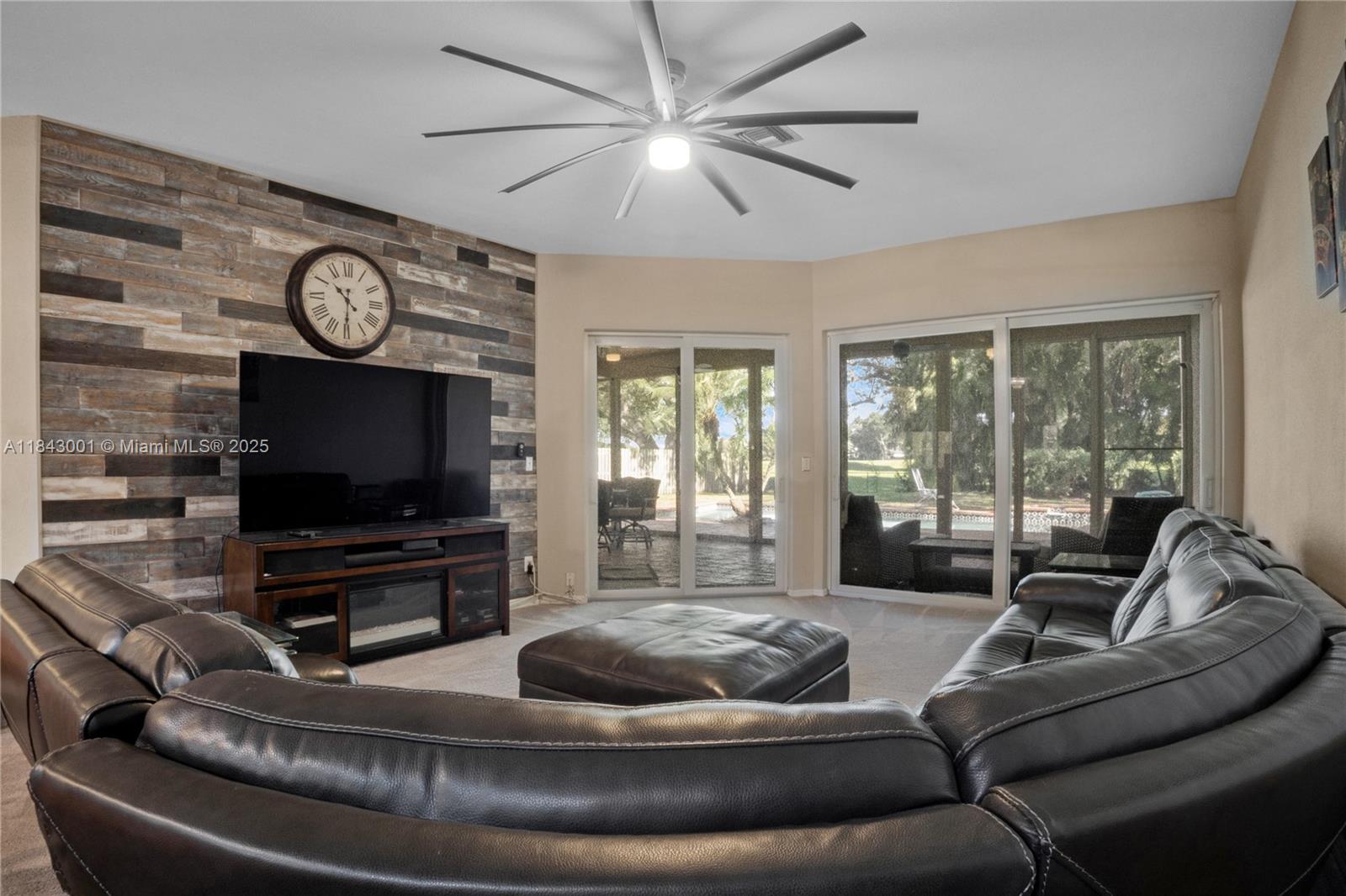 JACARANDA VILLAS - Residential