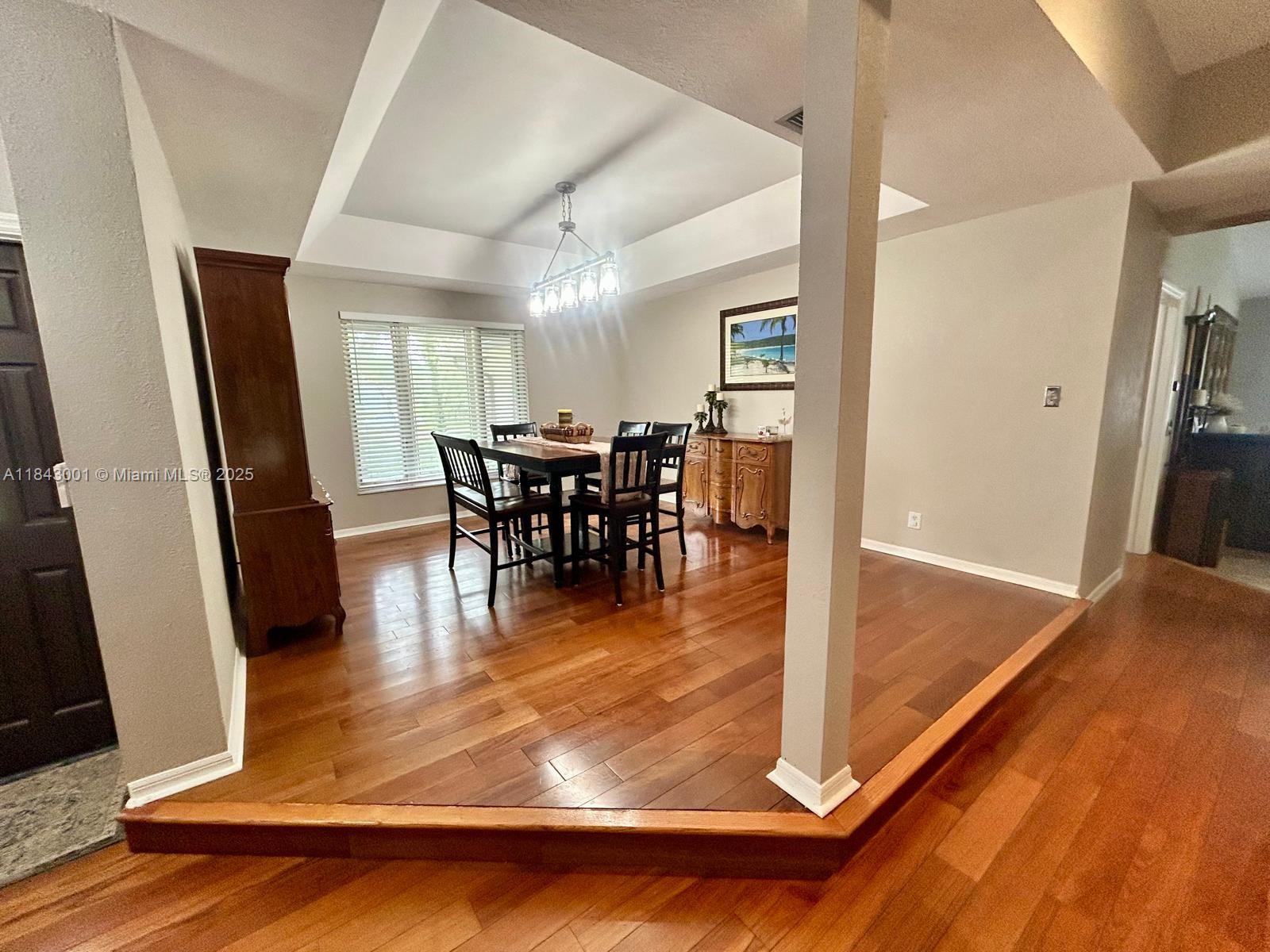 JACARANDA VILLAS - Residential