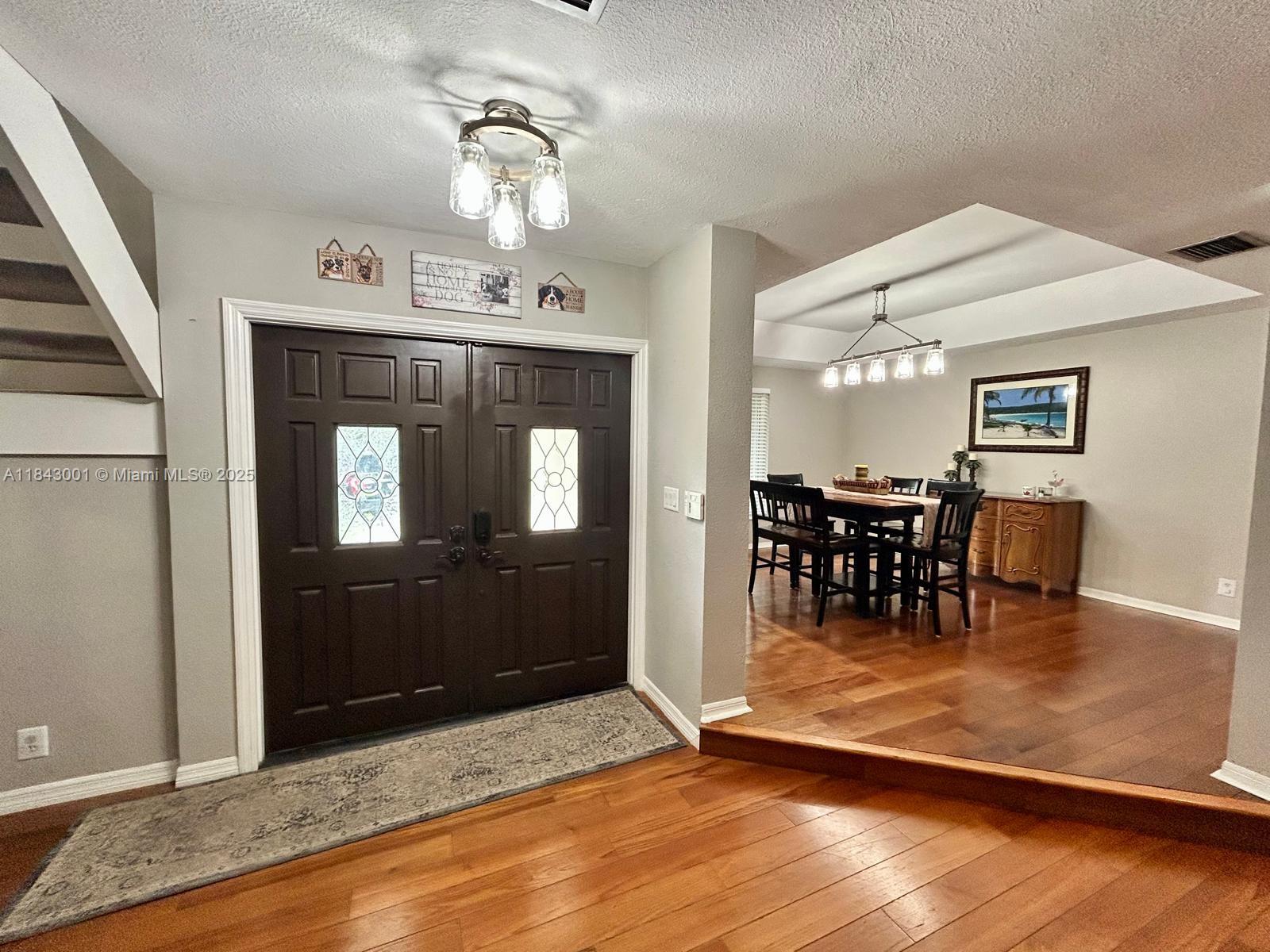 JACARANDA VILLAS - Residential