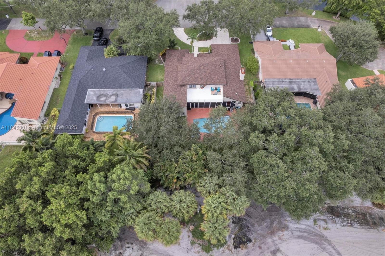 JACARANDA VILLAS - Residential