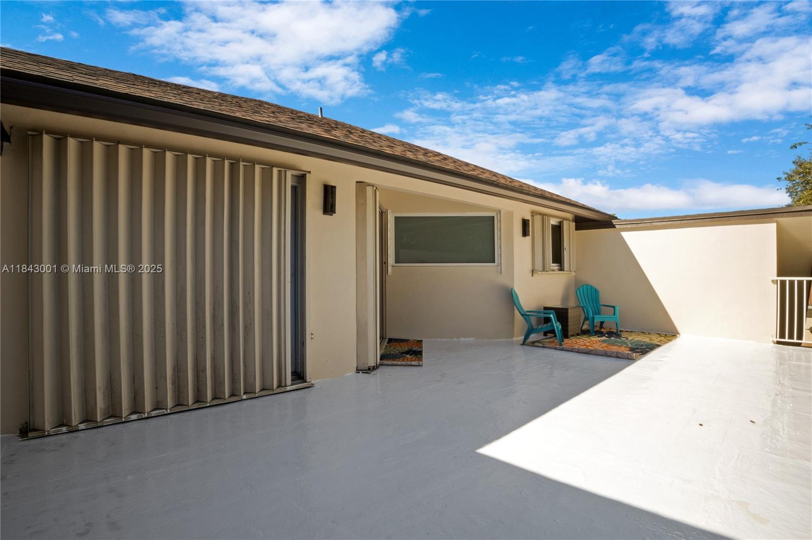 JACARANDA VILLAS - Residential