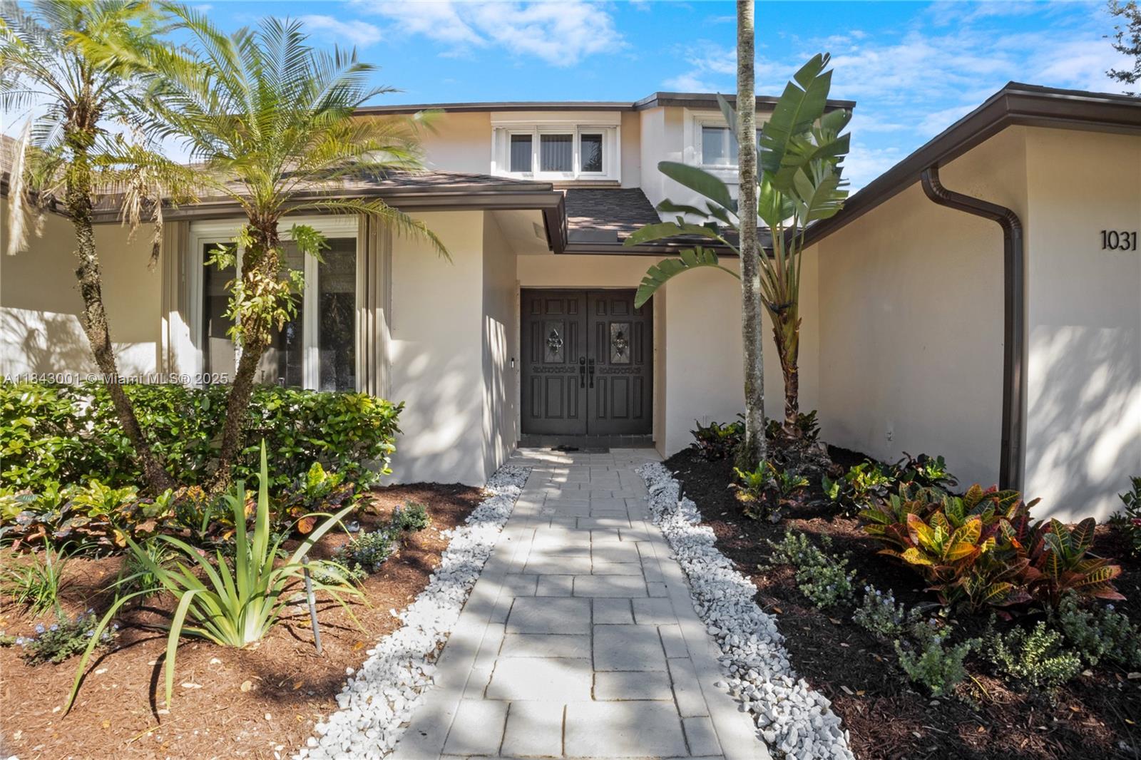 JACARANDA VILLAS - Residential