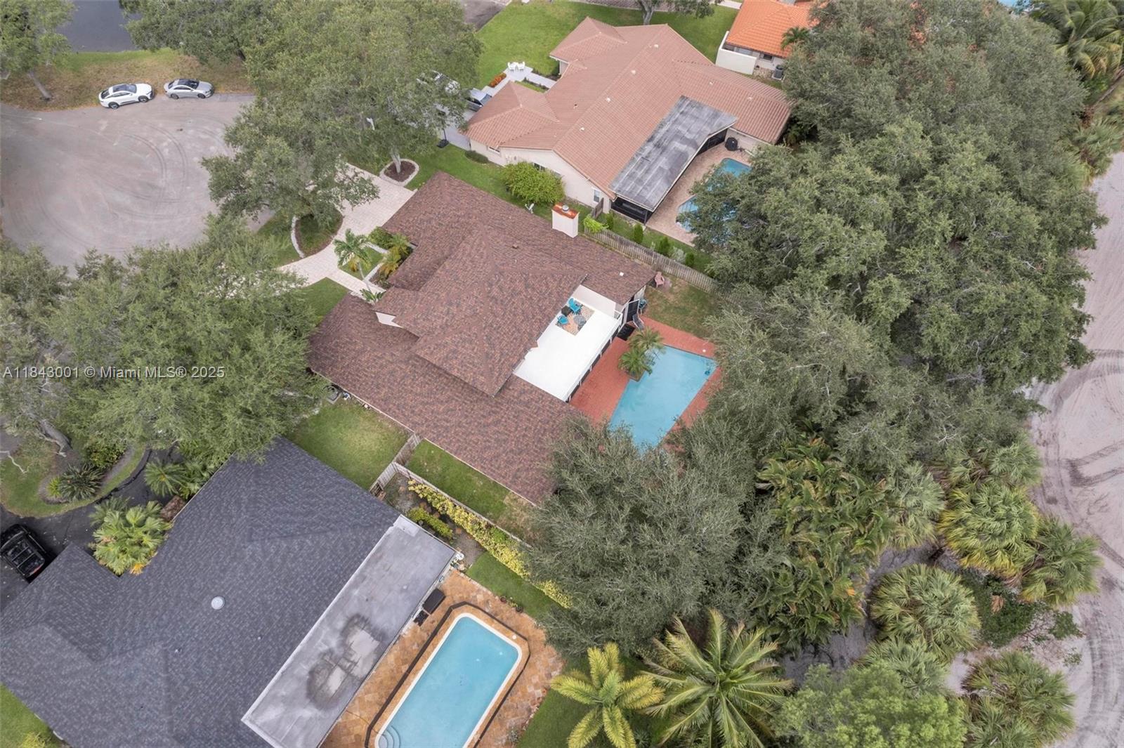 JACARANDA VILLAS - Residential