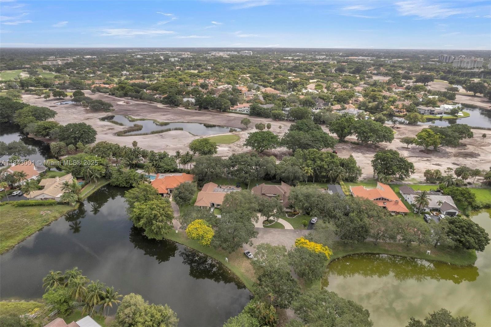 JACARANDA VILLAS - Residential