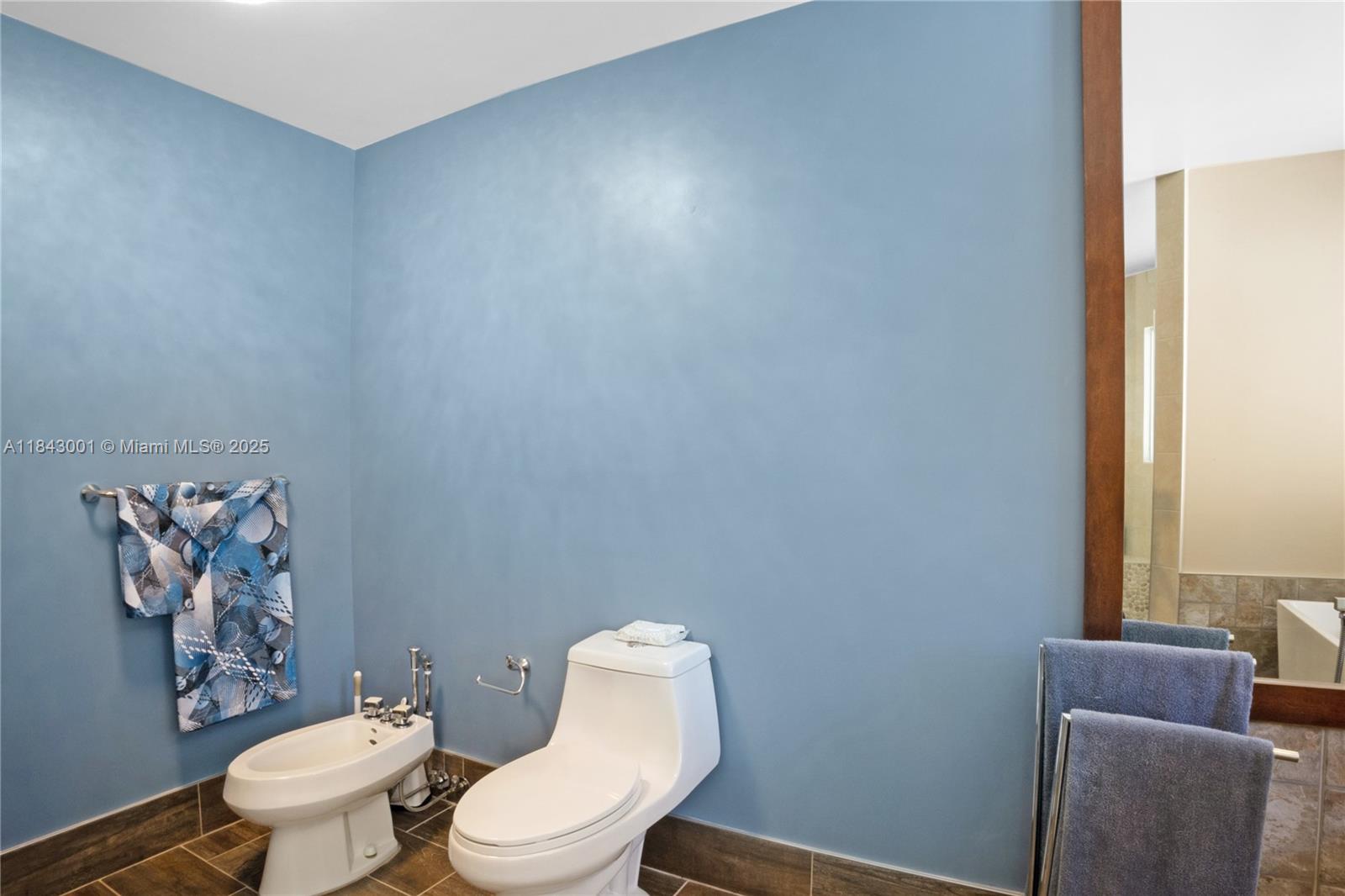 JACARANDA VILLAS - Residential