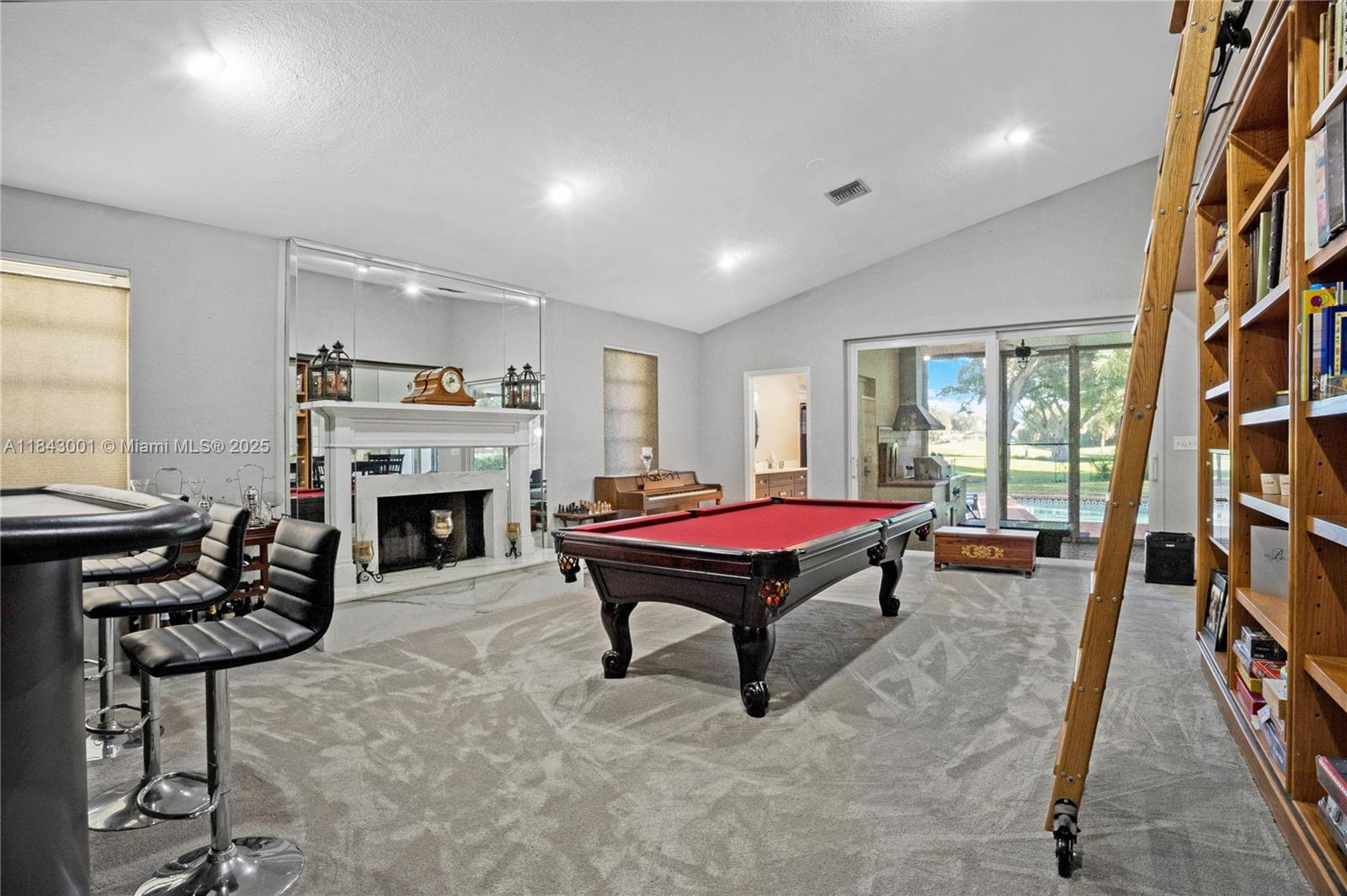 JACARANDA VILLAS - Residential