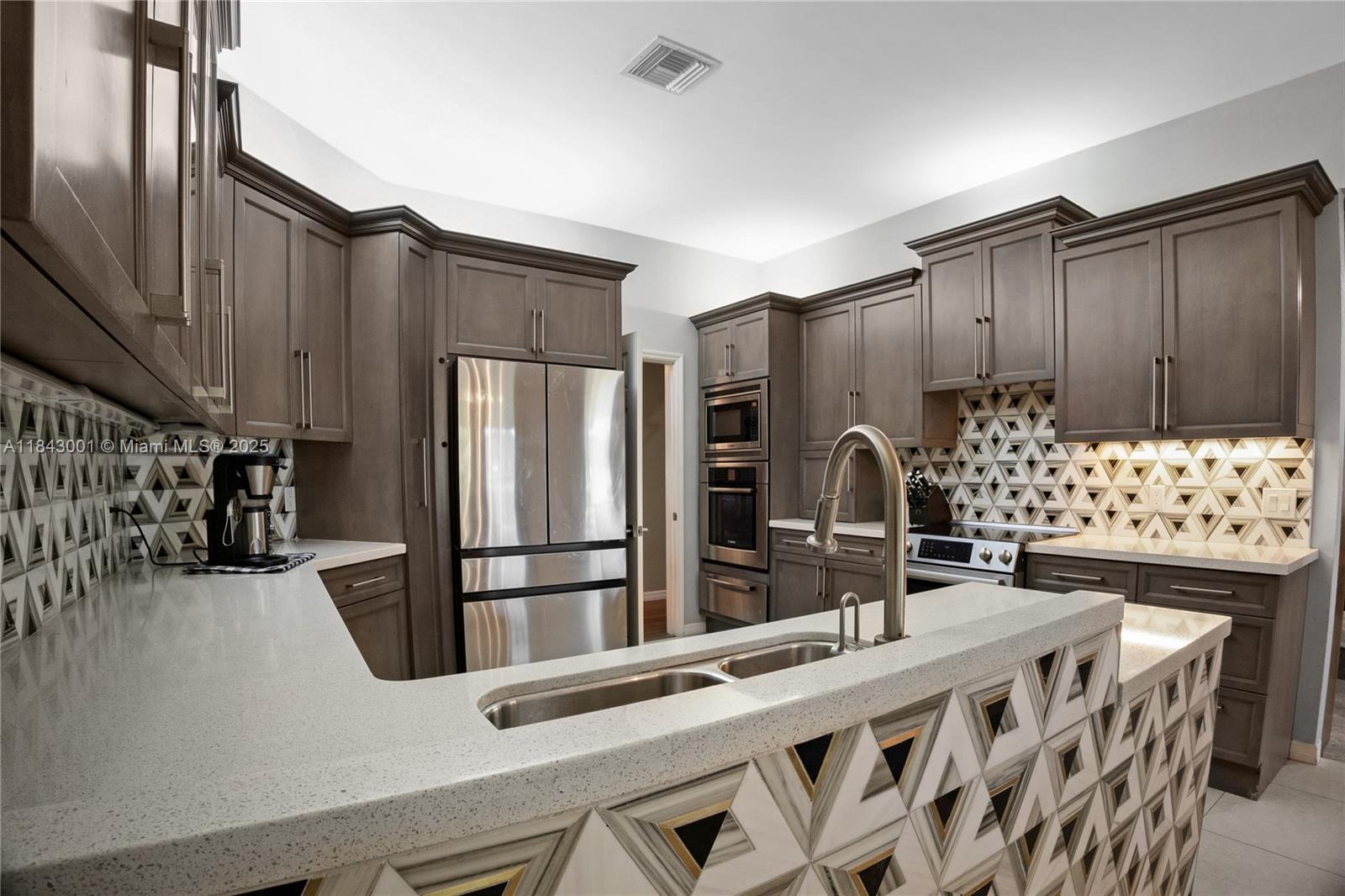 JACARANDA VILLAS - Residential