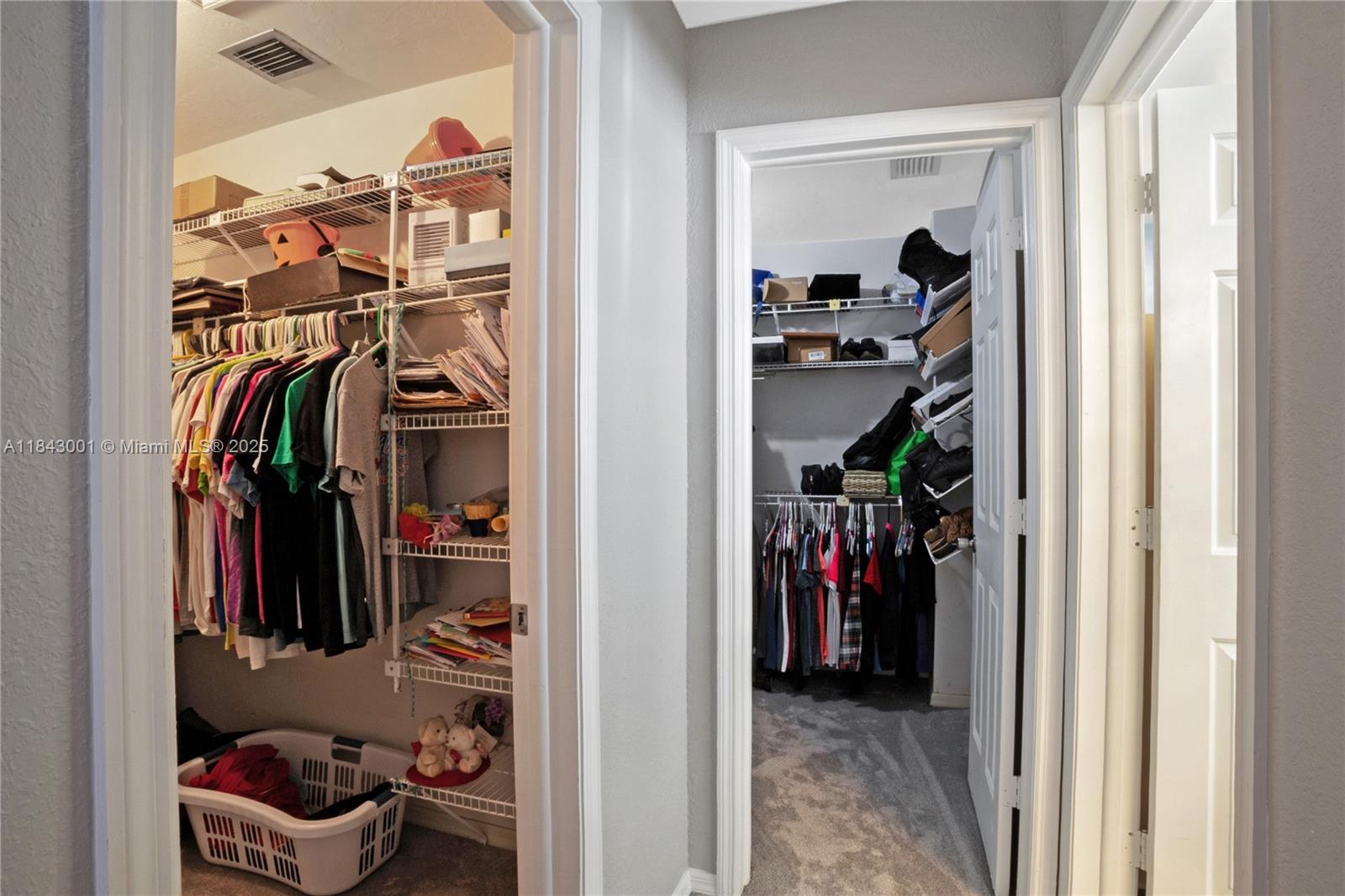 JACARANDA VILLAS - Residential