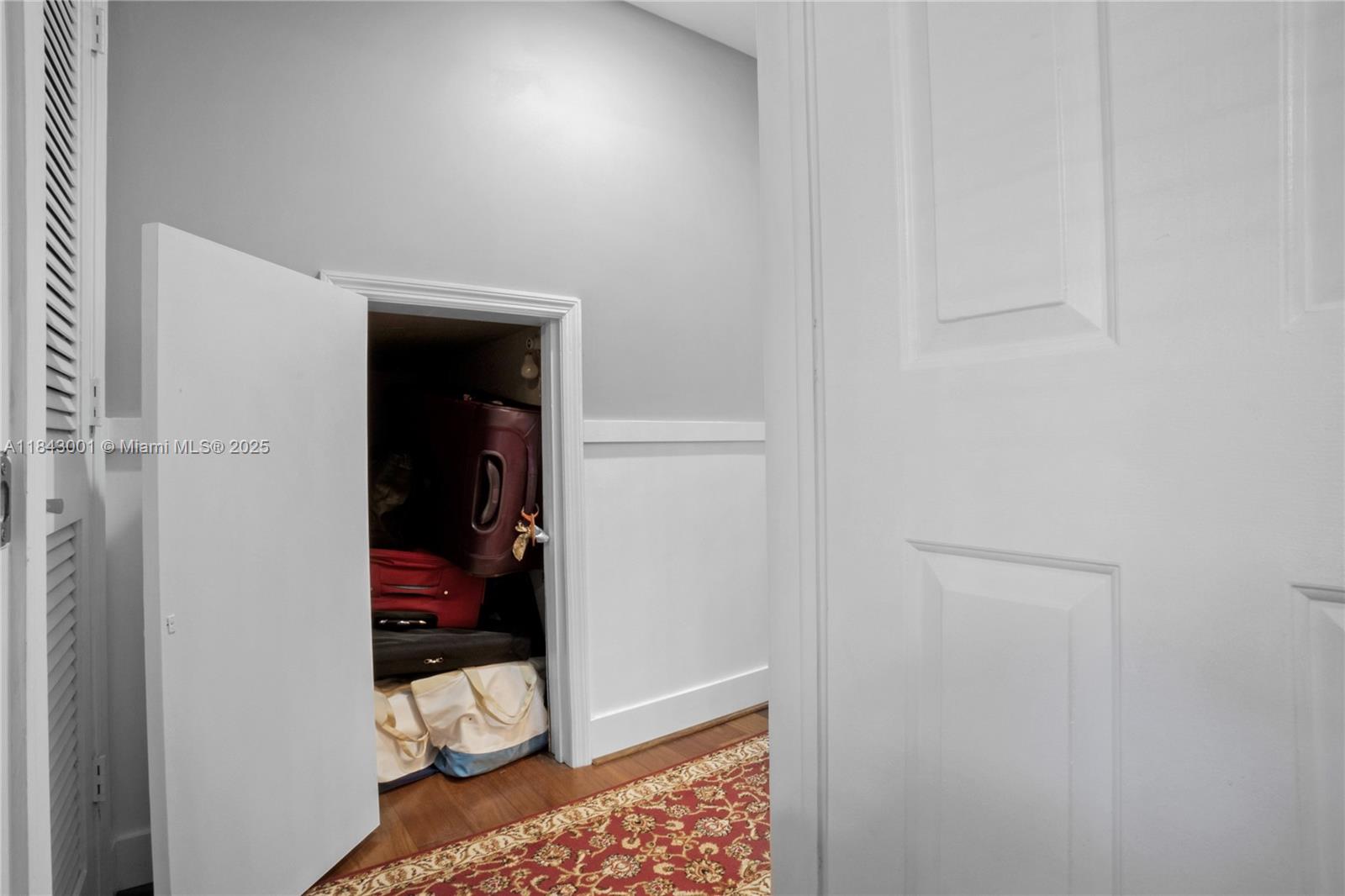 JACARANDA VILLAS - Residential