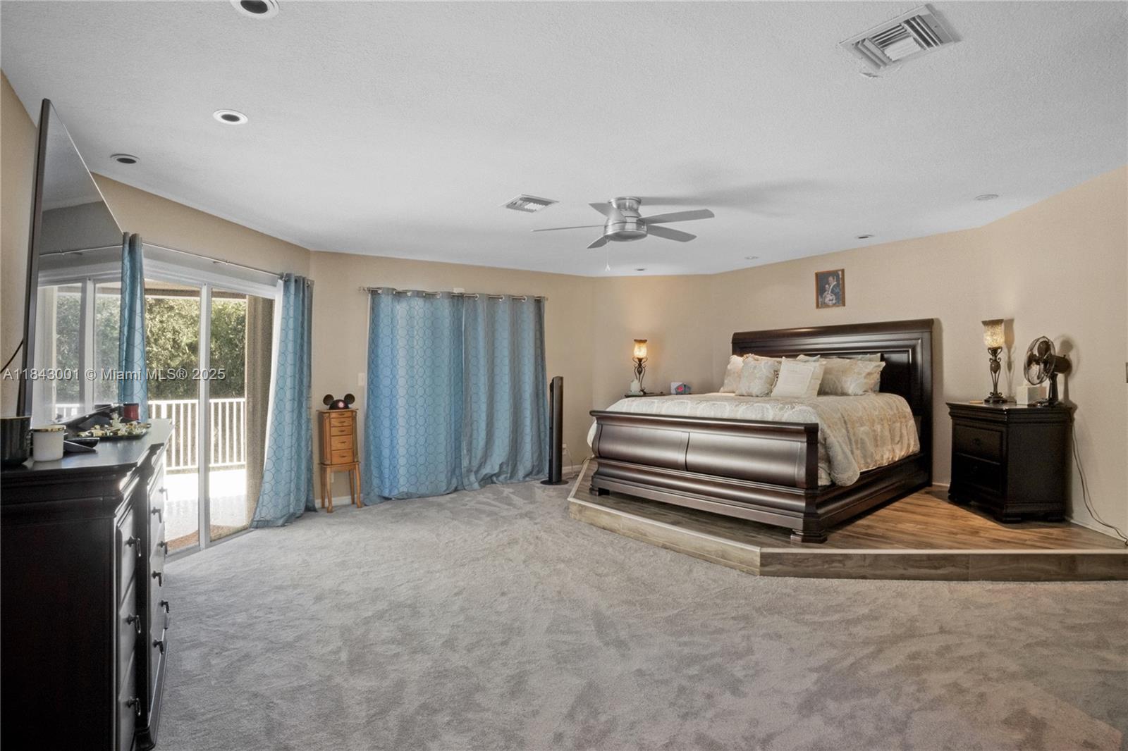 JACARANDA VILLAS - Residential