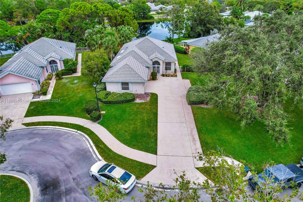 Photo of 7580 SE Autumn Ln, Hobe Sound, FL 33455 (MLS # A11696565)