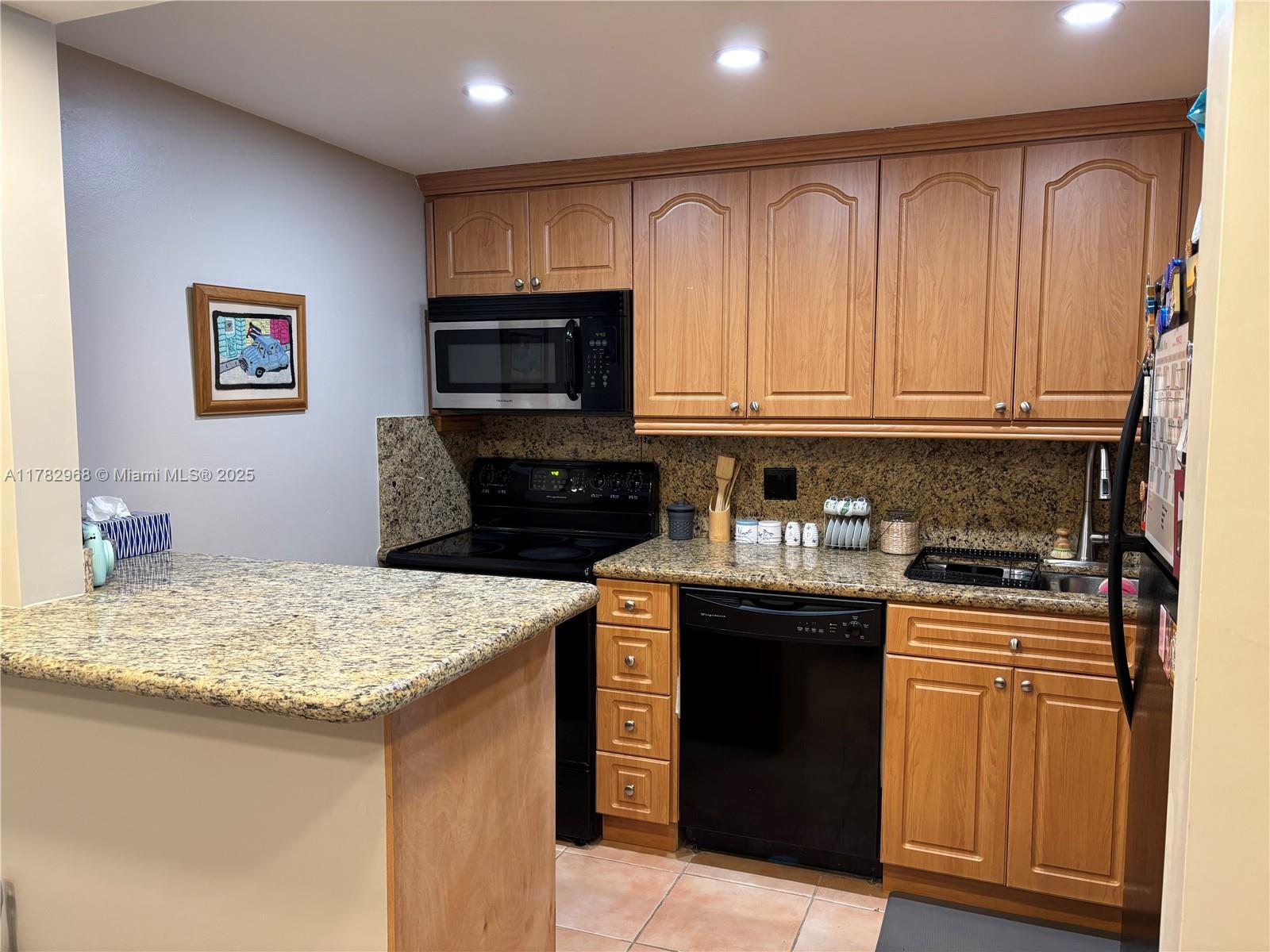 View photos, virtual tours, details... 3650 Inverrary Dr 3Y-G