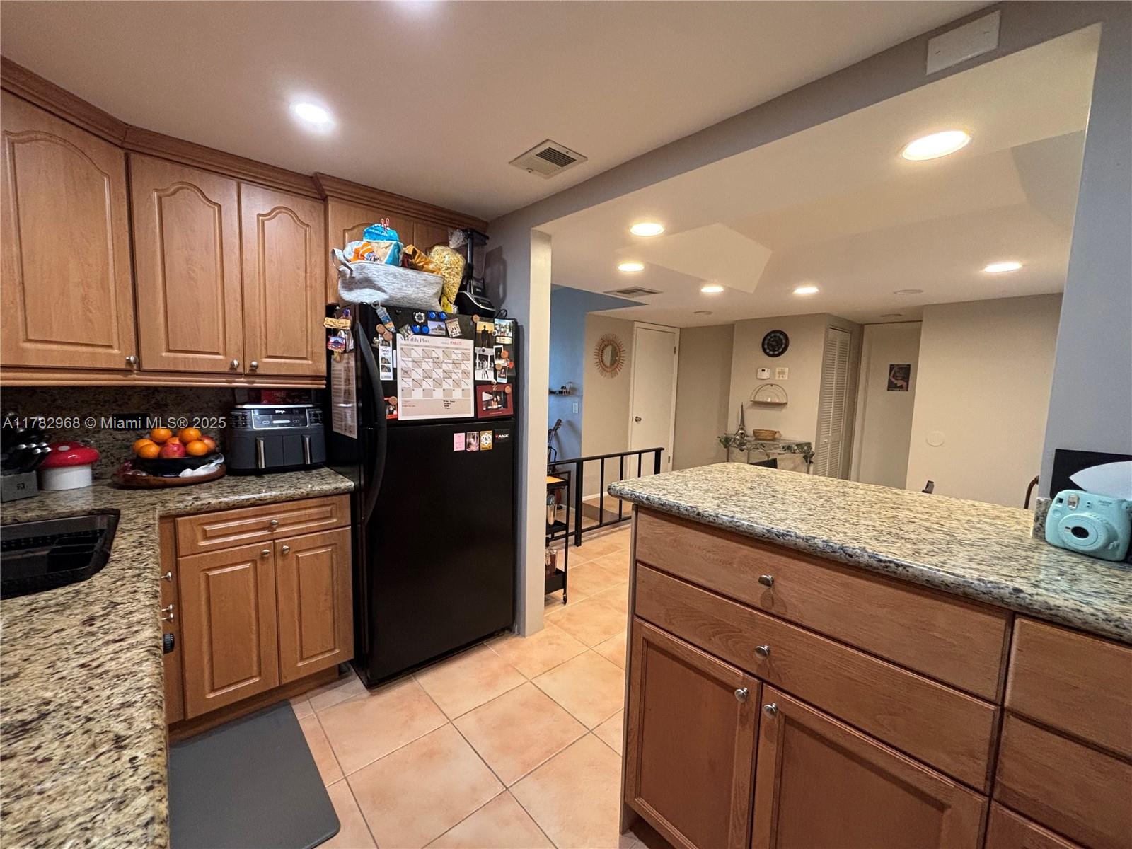 View photos, virtual tours, details... 3650 Inverrary Dr 3Y-G