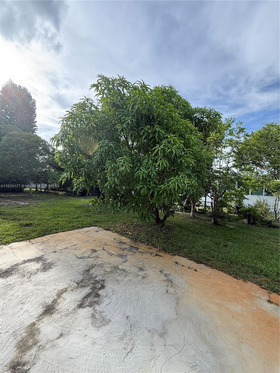 PARADISE GARDENS SEC 4 - Residential Lease