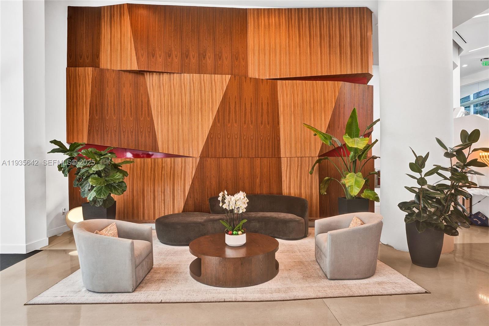 THE CRIMSON CONDO - Residential