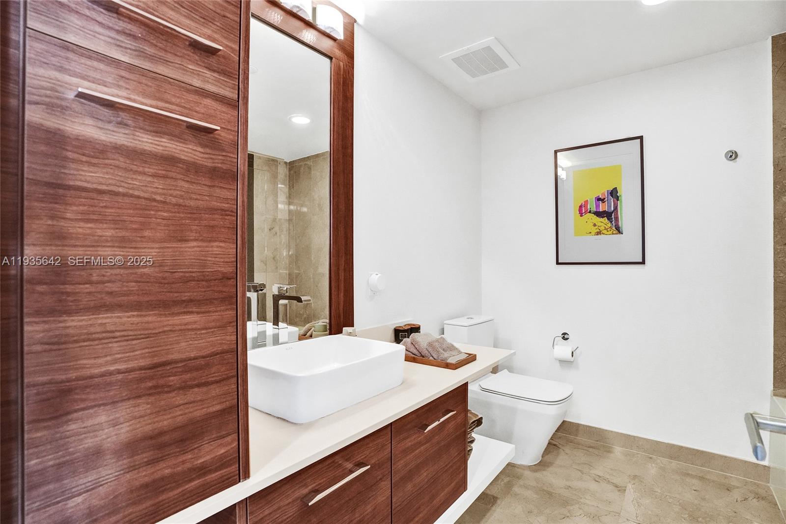 THE CRIMSON CONDO - Residential