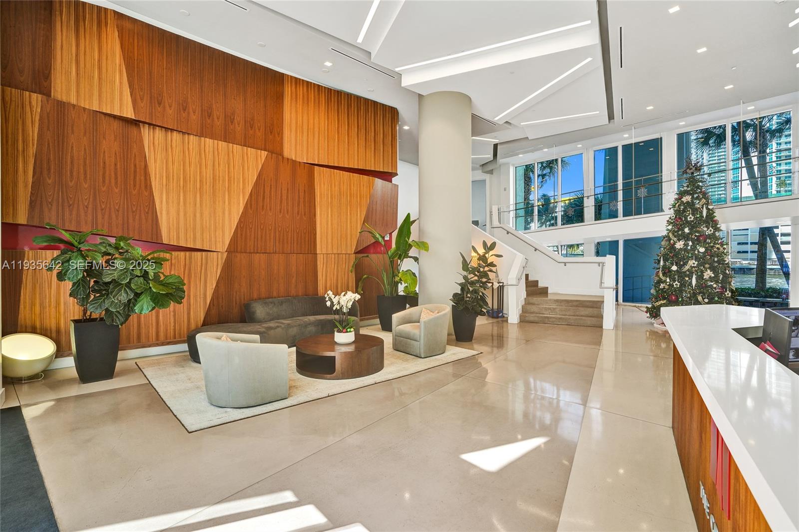 THE CRIMSON CONDO - Residential