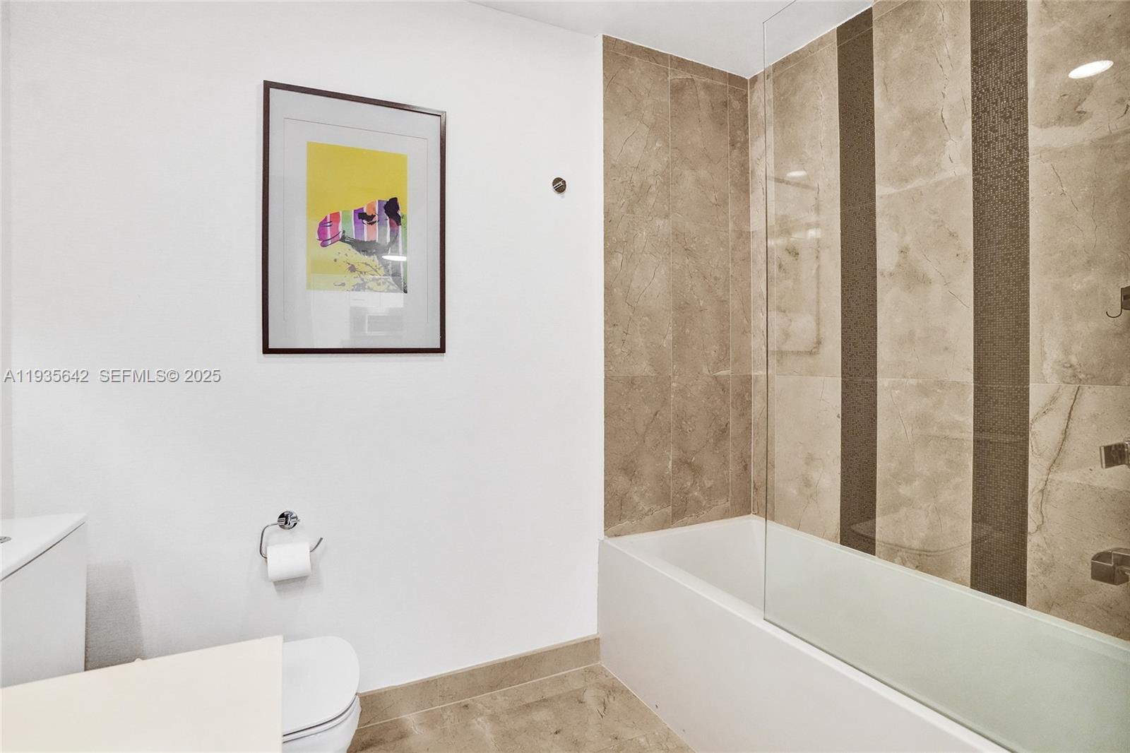 THE CRIMSON CONDO - Residential