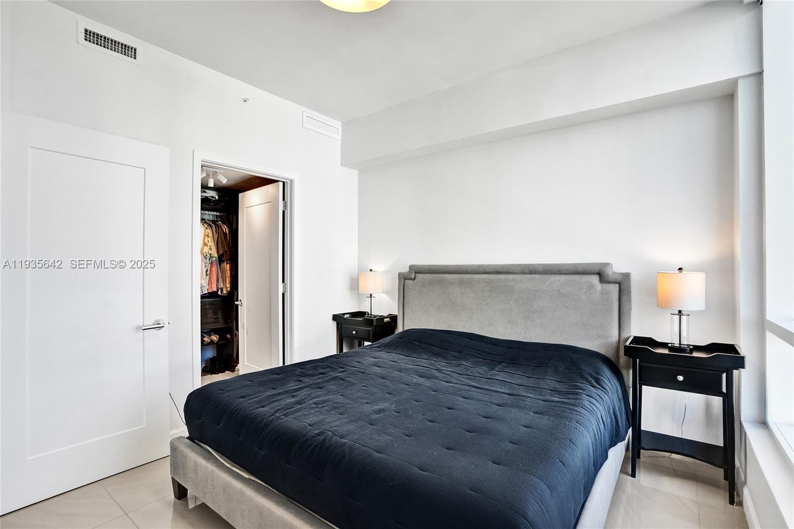 THE CRIMSON CONDO - Residential