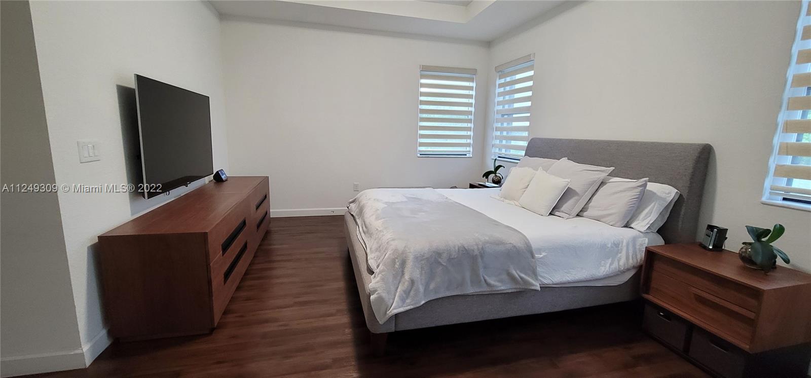 VIA VENTURA NEIGHBORHOOD - Residential