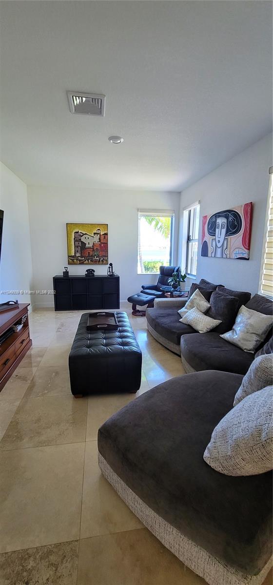 VIA VENTURA NEIGHBORHOOD - Residential