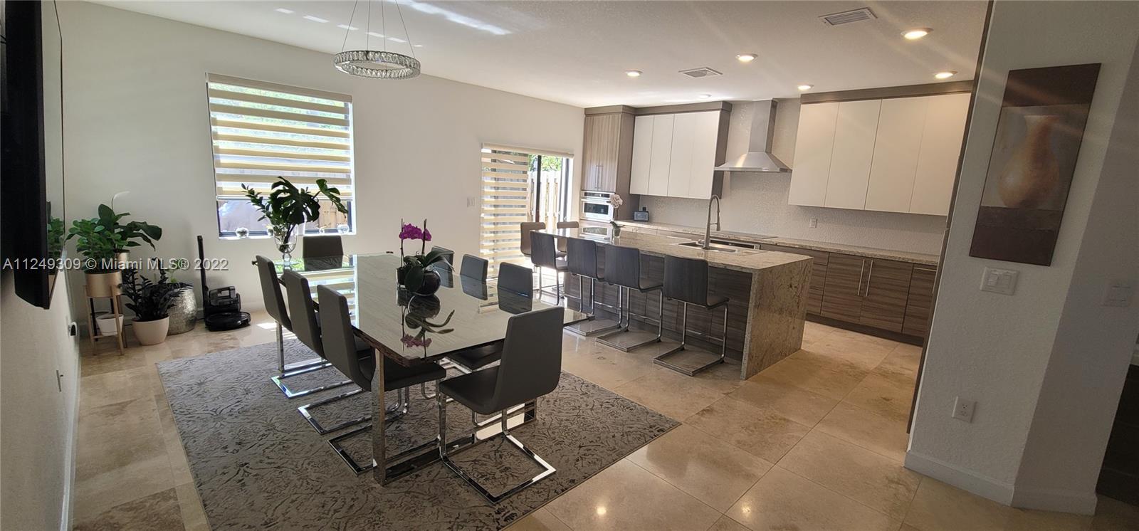 VIA VENTURA NEIGHBORHOOD - Residential
