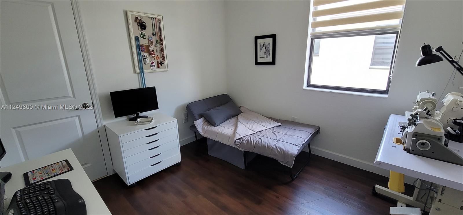 VIA VENTURA NEIGHBORHOOD - Residential
