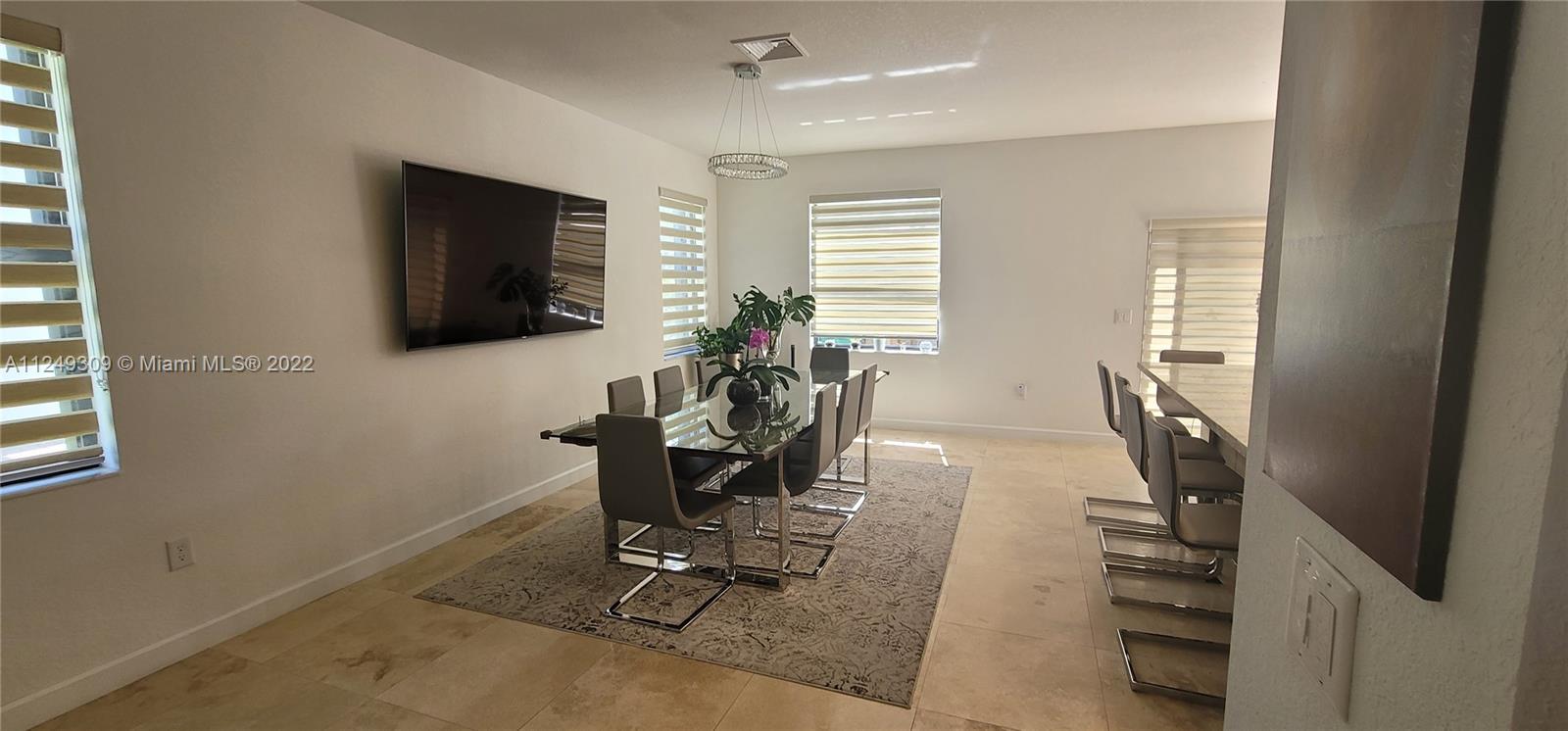 VIA VENTURA NEIGHBORHOOD - Residential