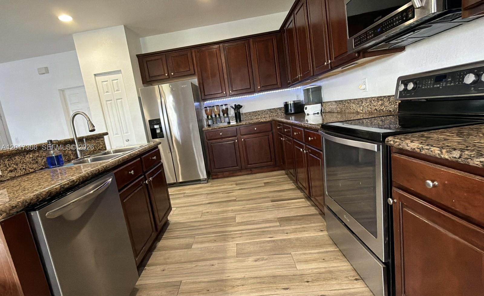 SILVER PALM EAST SEC ONE - Residential