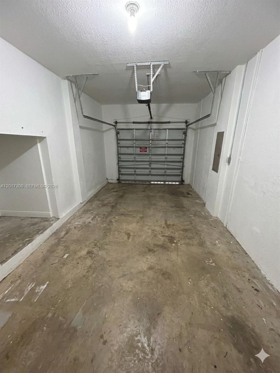 SILVER PALM EAST SEC ONE - Residential