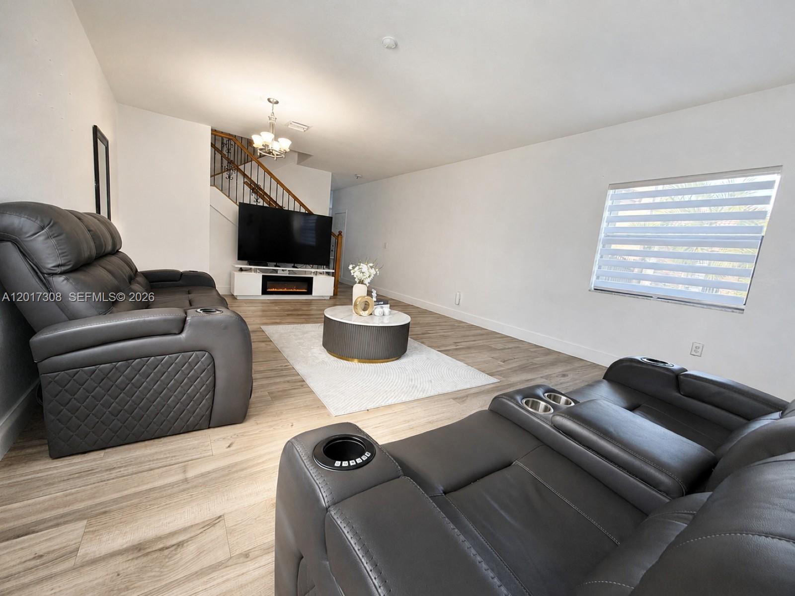 SILVER PALM EAST SEC ONE - Residential