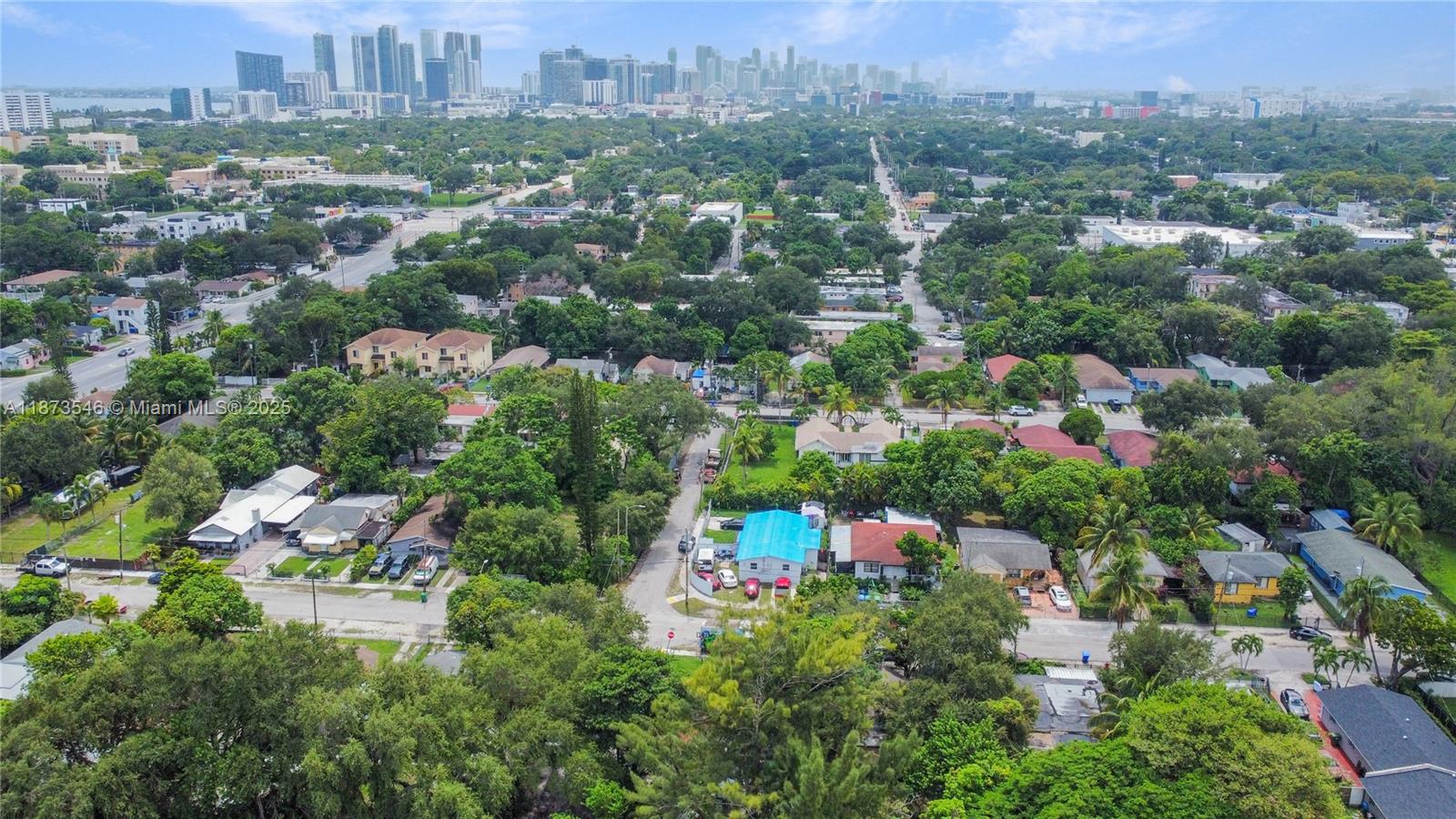 HIGH SCHOOL PK TRACK - Land