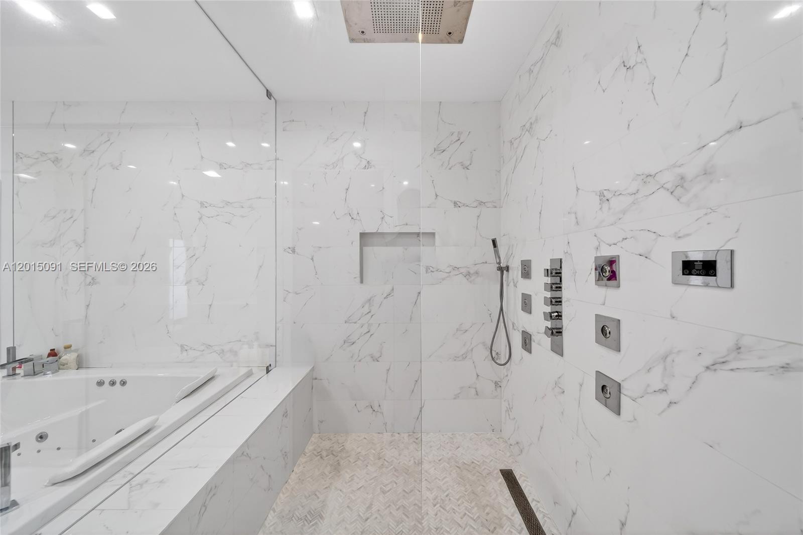 DOMUS ONE - Residential