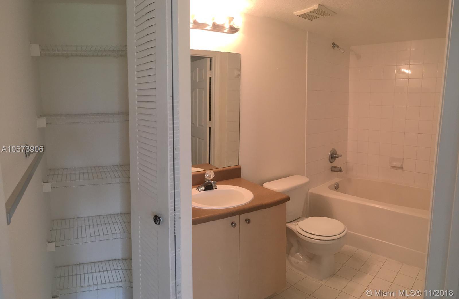 EMERALD ISLE AT LAGUNA LA - Residential Lease