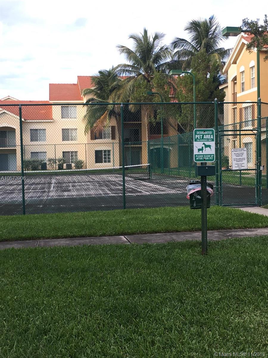 EMERALD ISLE AT LAGUNA LA - Residential Lease